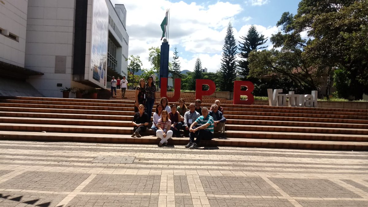 INTIargentina's tweet photo. Técnicos del INTI en la Universidad Pontificia Bolivariana, Medellín, participan #ProyectoSeda junto referentes de Brasil, Cuba, México, Ecuador, Colombia e Italia. La visita coincidió con el festejo de los 82 años de la universidad UPB y los 25 años de la carrera de ing. textil. https://t.co/RzbR2g1XKA
