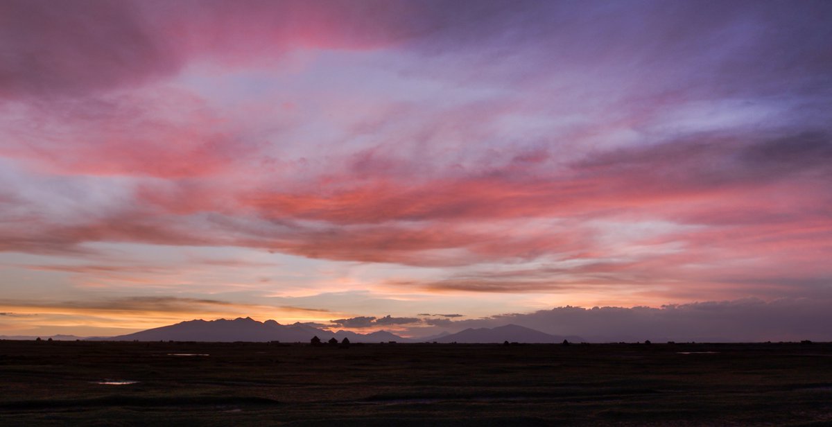 pleymax's tweet photo. Atardecer en Chipaya #bolivia #sunset https://t.co/1ziRXWlaeZ