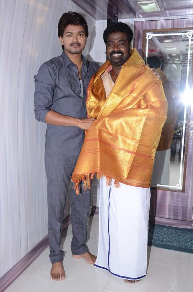 krish_ebi's tweet photo. #இன்று திருமணநாள் காணும் என் உயிர் அண்ணனுக்கும் அண்ணிக்கும் #காஞ்சி மாவட்ட குன்றத்தூர் நகர இளைஞரணி தலைமை சார்பாக இனிய திருமணநாள் நல் வாழ்த்துக்கள் 💐 @@EcrPSaravanan @knlvinothkumar @kumarvijayac @EcrRavi @ssr_suman https://t.co/R8Ipc9RgvZ