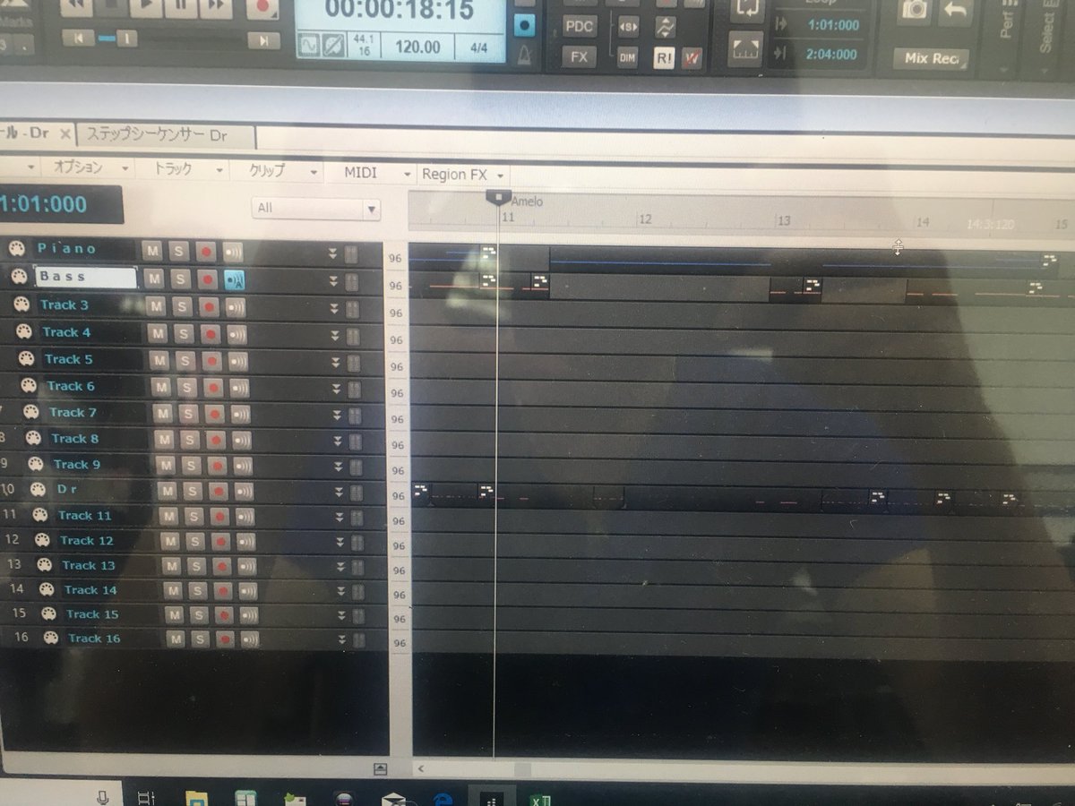 pseudo1206's tweet photo. MIDI作りはやっぱSONERがやりやすい！MIDIをやり始めた時に使っていたのがcakeworkだったからね。
SONERで基礎を作ってCubaseで仕上げるのがいつものやり方っす。
#SONER #Cubase #MIDI #cakework https://t.co/B3juweJOCI