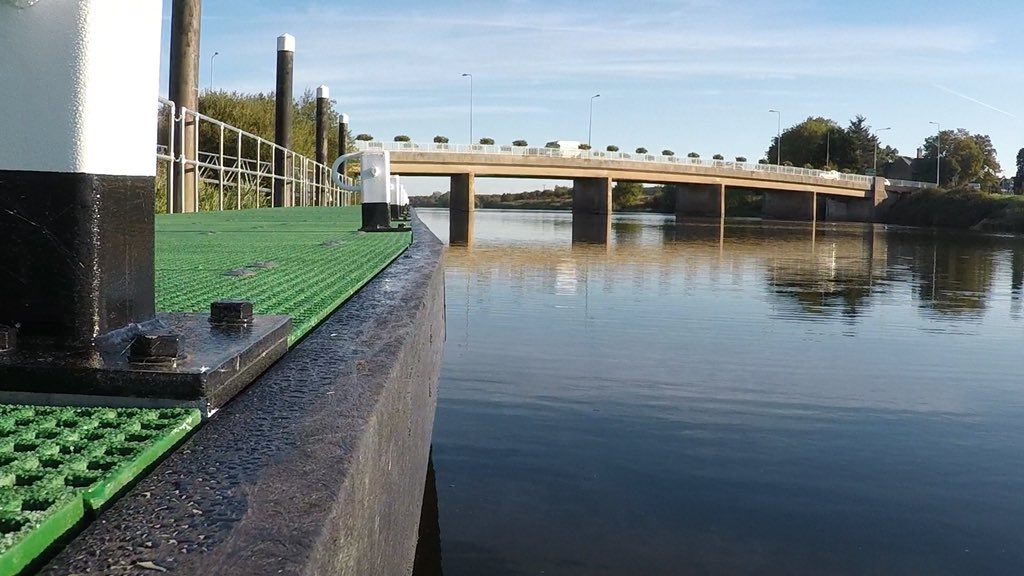 Ang_WaterwaysEA's tweet photo. Our #48HourVisitorMooring @ #DownhamMarket on the #ReliefChannel on the #RiverGreatOuse #Navigation has re-opened after refurbishment meaning all #LandingStages & #ReliefChannel #VisitorMoorings have all been refurbished & renewed over the past year #InvestingInYourRivers, enjoy! https://t.co/c1f4qffFbd
