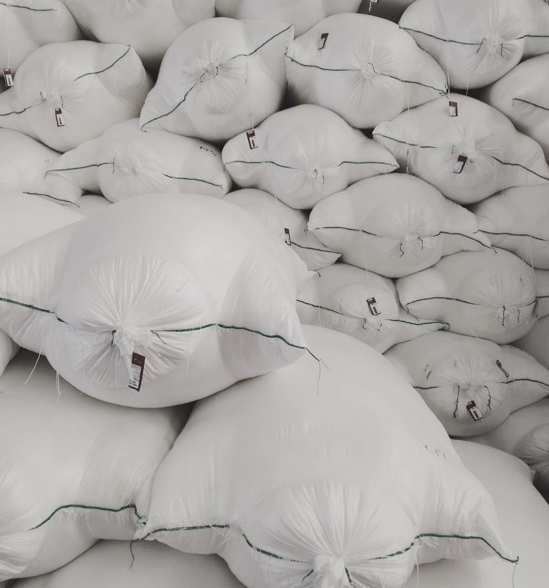 Contamos con las mejores materias primas del mercado para ofrecer una excelente calidad en nuestro producto final.
 We have the best raw materials on the market to offer excellent quality in our products.
 
 #raw #decoracion #decor #pielsa #wadding #home #sofa #upholstery