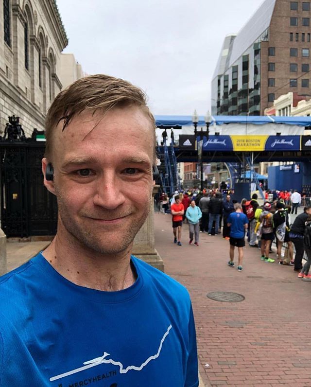 jephrunswincity's tweet photo. If history is any indication, then the cutoff for the Boston marathon will be announced around noon today.  I’ve shared my story enough but just wanted to throw out some tips and advice for those who may not make it:
💙 Acceptance letters usually star… https://t.co/nBIIkn3h6F https://t.co/JuixRo9yMP