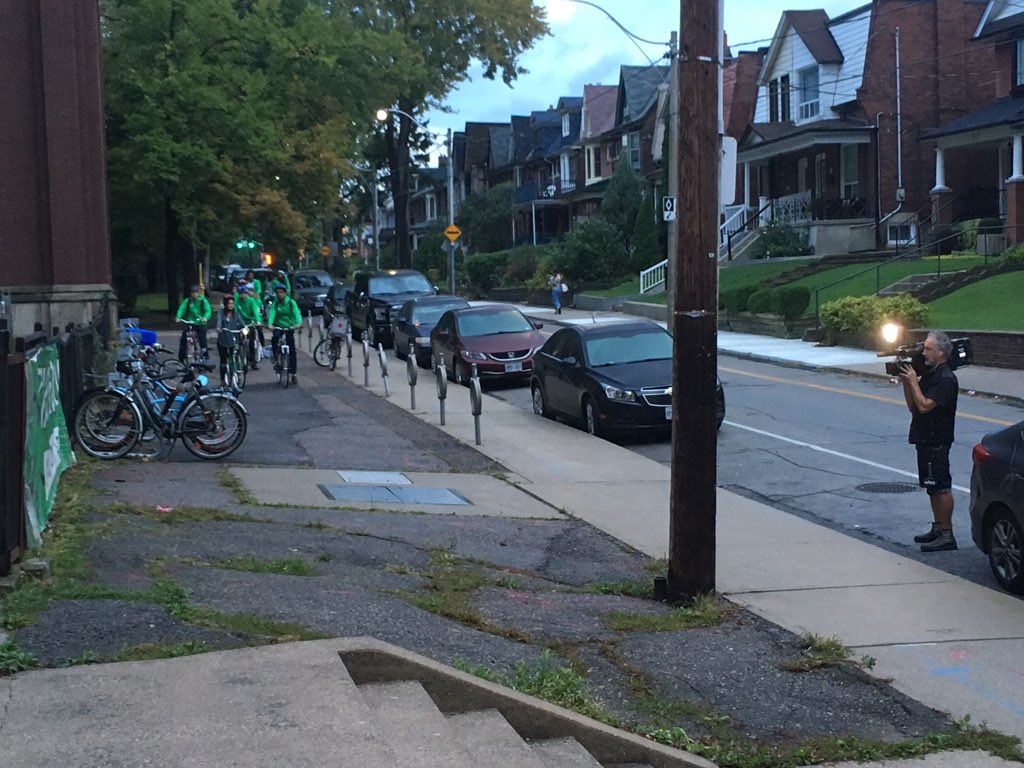 biketoschoolTO's tweet photo. If you were up early to see @BTtoronto, you may of caught us with @CTA_Tweets promoting #biketoschool and the cycling initiative with student bike club https://t.co/UVF6Gcog6S