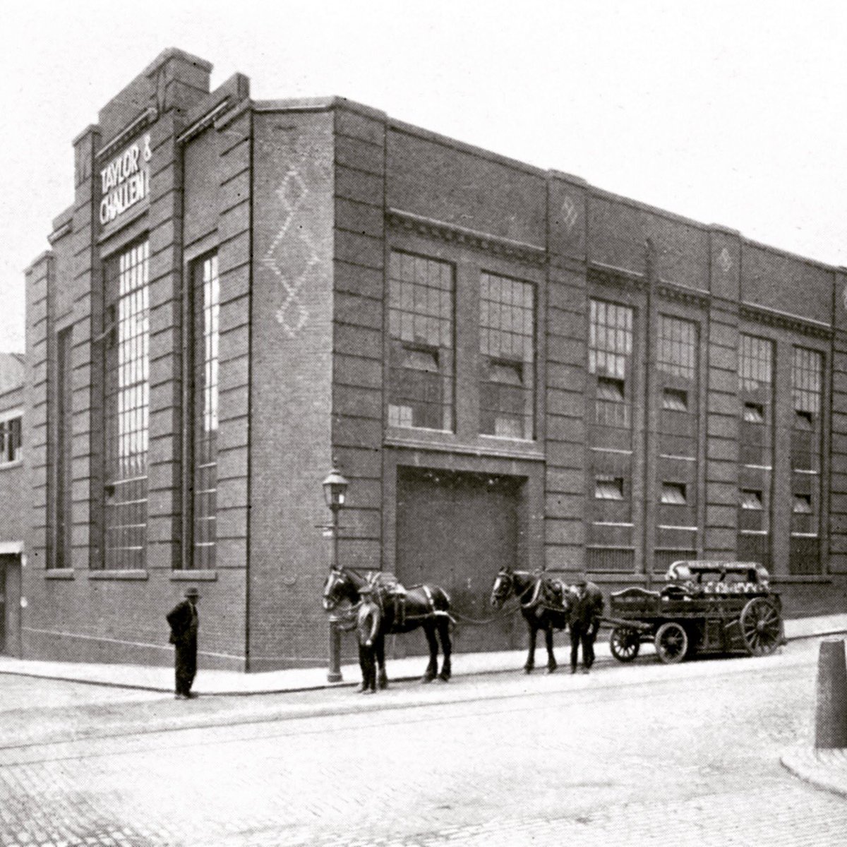 We are so excited to announce that we are the new guardians of this Grade 2 listed Iconic beauty... Drop us a line if you don’t want to live in a white new build box.. and want to own a piece of history.. #derwenthouse #javelinblock #restoration #JQ