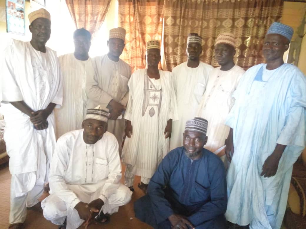 HusseinKanye's tweet photo. #SCEEP Today shortly after received the new principal of new GJSS KANYE .

Together with zonal director
Alh. Usman bello
Asst. Zonal director
Ancopss chairman
Zonal Accouter and others superior offices 

Sign:Comrade Ismail A.Hussain kanye

26/9/2018 https://t.co/MmEkd3clkc