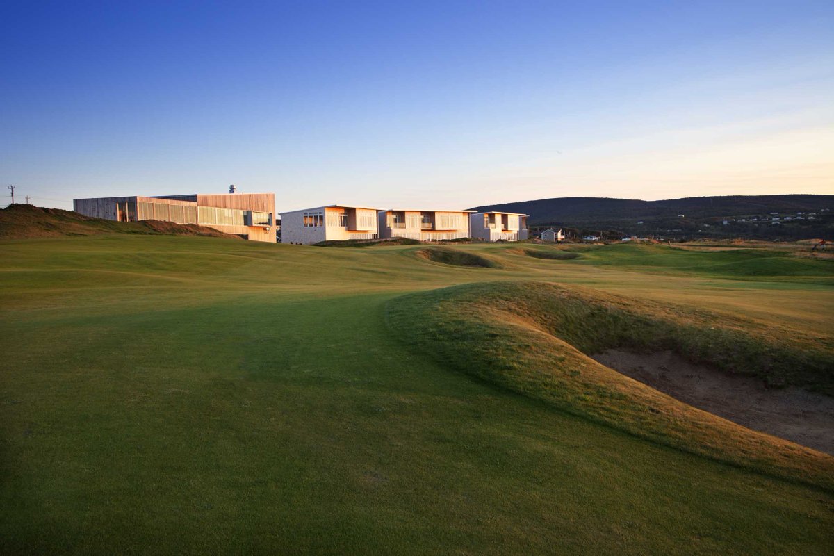 Closing out a round at Cabot Links will have you playing back to the clubhouse where your shot into the green will have spectators perched at the Panorama Restaurant. Hopefully you've hit a good one!
⛳ Cabot Links #18
--
#GolfCB