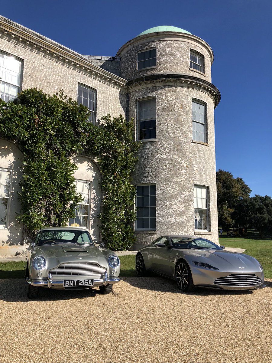 007's tweet photo. These 4 classic 007 #AstonMartins are here at #FH4Goodwood to celebrate the launch of #ForzaHorizon4 with @Xbox. https://t.co/94Yx1JT9zi