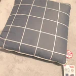 クッションが掛け布団にもなるだと？ダイソーさん凄すぎます!