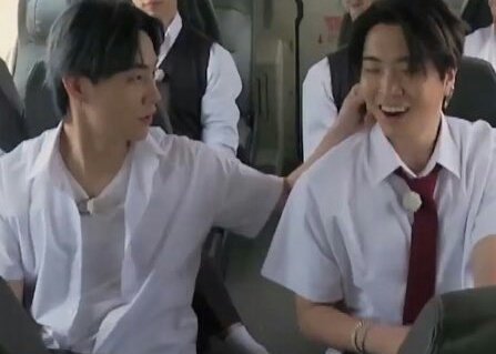 2jaelicious's tweet photo. You don't need to be this loud. We get it Jaebum. Youngjae is your baby. You love him... 😔❤

 what about it?

*My lovelife can't relate 😩😒*

#2jae #JB #Youngjae https://t.co/UeyhaWWOkH