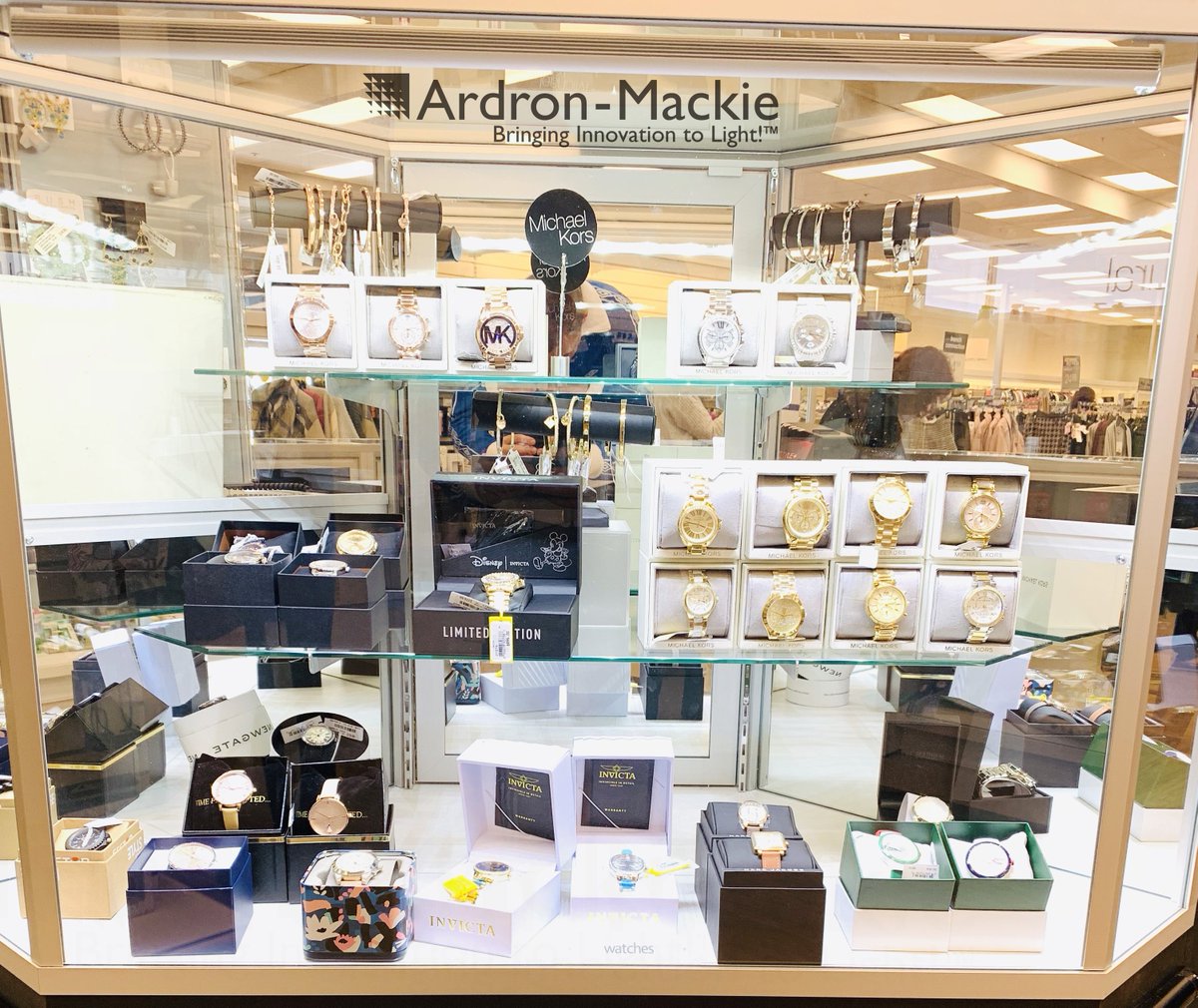 ArdronMackieLED's tweet photo. Hi-Power showcase LED- your products in the best light! π
#ardron #lighting #led #showcase #jewelry #jewellery #showcaselighting #merchandising #Retail #retaildesign #millwork #displaycase #woodwork #woodworking #Diamonds #watches #displays #retaildesign #fashion #retail #design https://t.co/5sncft45xh