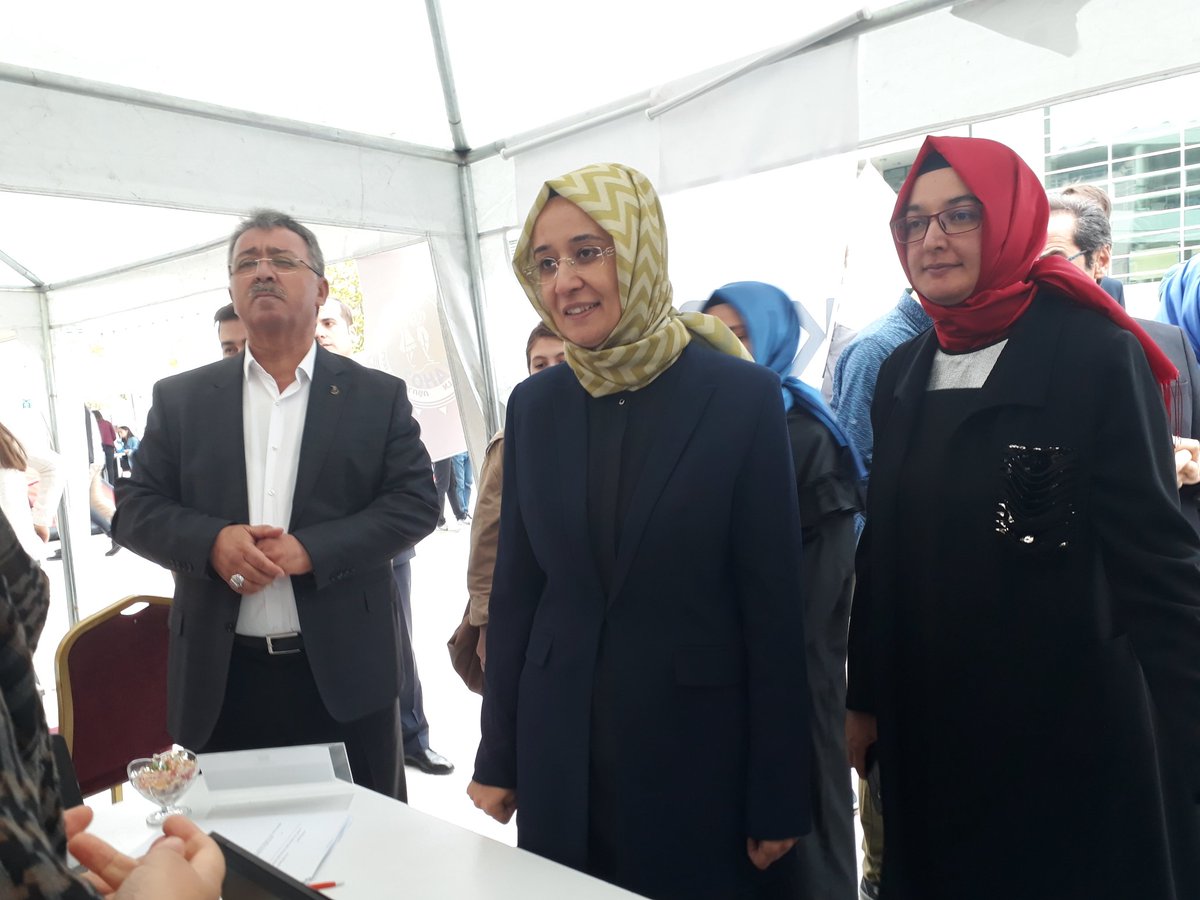 Milletvekilimizin de katılımıyla yeni üye kayıtlarımız başladı. Soğuk havaya rağmen standımıza gelen herkese teşekkürler. #karataydaetkinlikvar #bendekaratayliyim #ktokopgenç