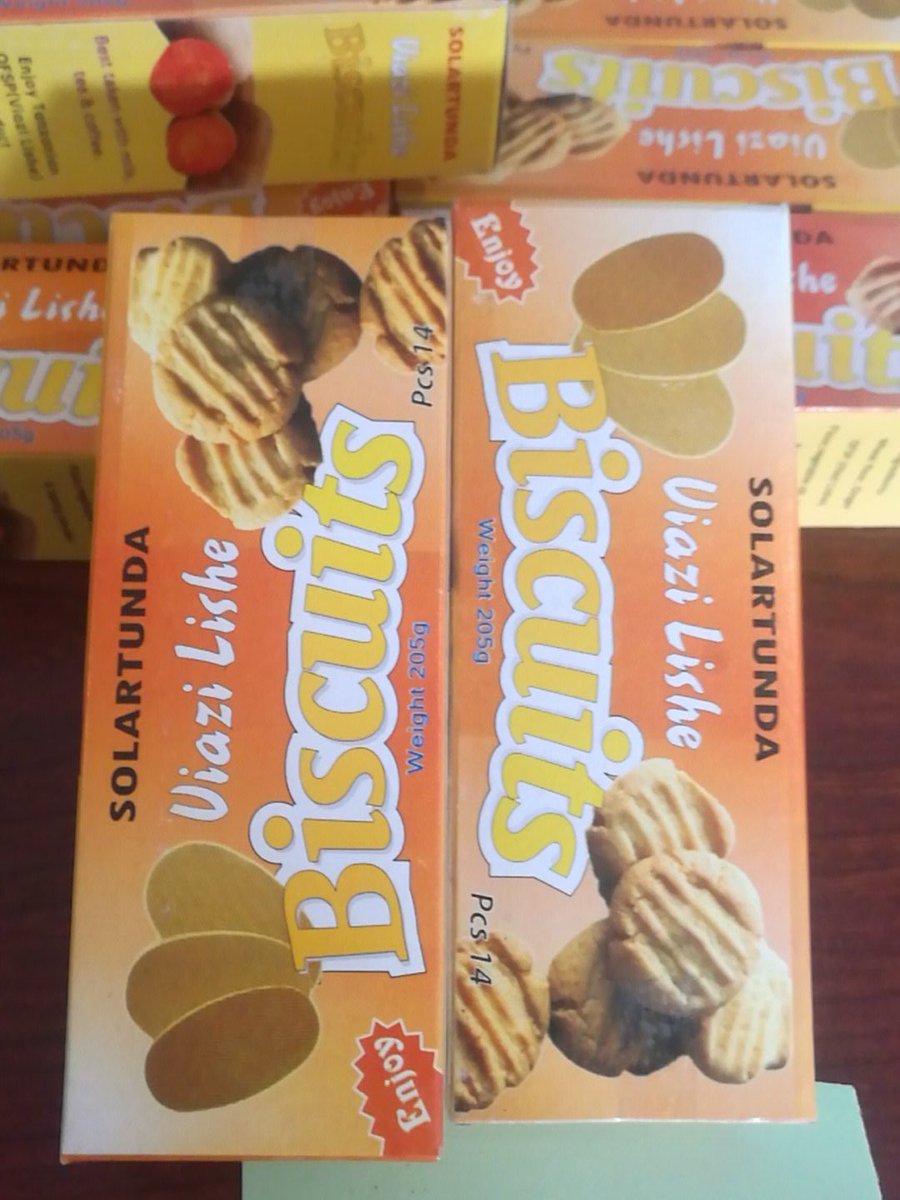 oursweetpotato's tweet photo. Joleta Joseph from Tanzania owns a company that processes #OFSP. She's here live at the #2018SPHI meeting showcasing her products. #YOUTH #Youth2030 #youthin @SeedsOfGoldKE @KTNKenya @Farmers_Tv @GatesAfrica https://t.co/2iyS6oLOxm