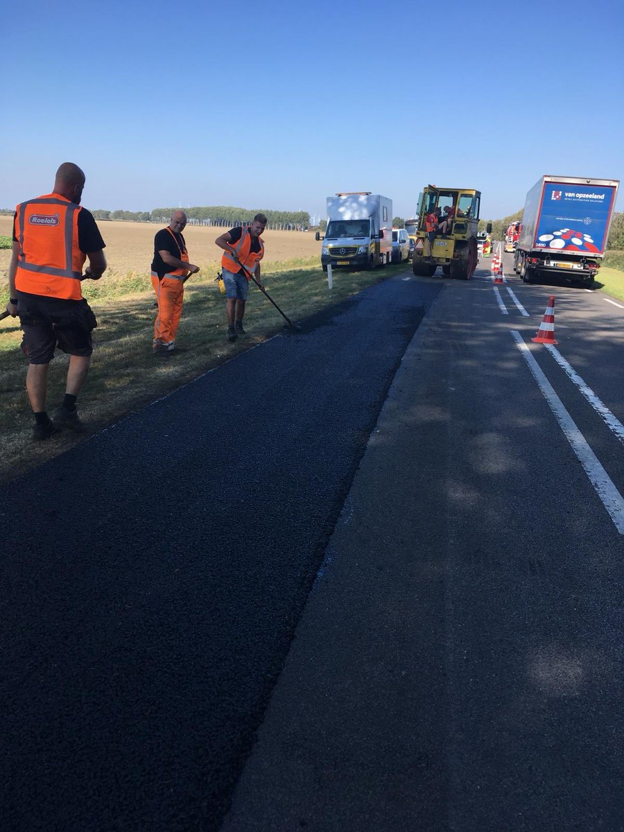 MaikelWelmers's tweet photo. #onderhoud #asfalt @ProvincieGR door @Roelofsgroep #weermooigelukt https://t.co/387KByW25i
