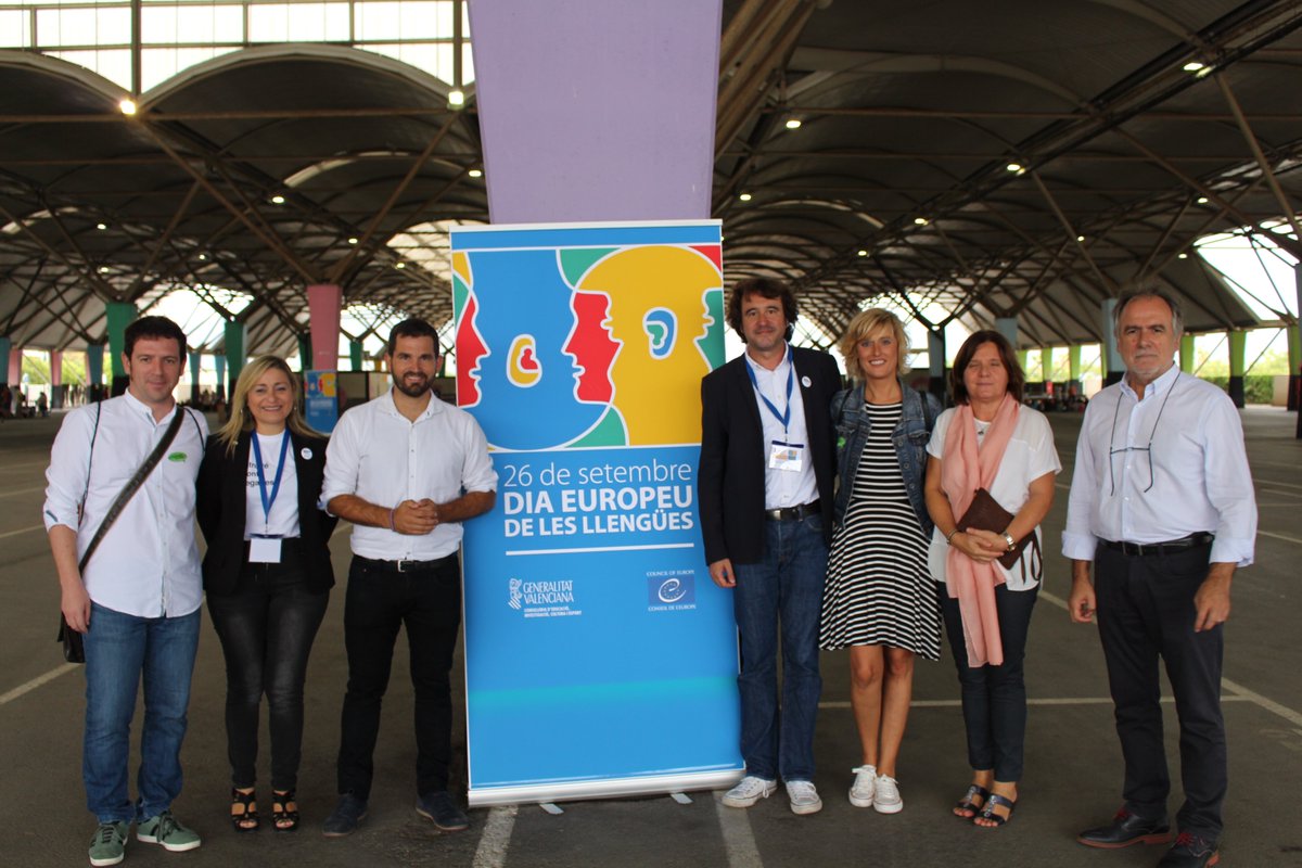 GVAeducacio's tweet photo. 🙌🏽A Castelló de la Plana, 791 alumnes de sisé de Primària de 21 centres de la ciutat han participat en diferents activitats, com el taller de Portfolio Europeu de les Llengües o el taller de llengua de signes
#DEL2018 #ELD2018 #EuropeanDayofLanguages https://t.co/HdUwagXyP8