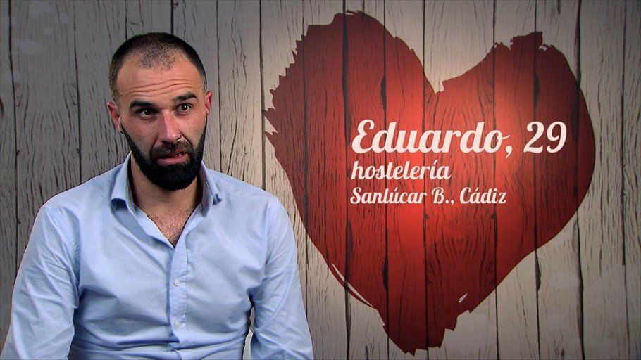 firstdates_tv's tweet photo. Una salida del armario de lo más reciente #FirstDates730 https://t.co/zEVl4QHFDT https://t.co/iyQpHi1AeJ