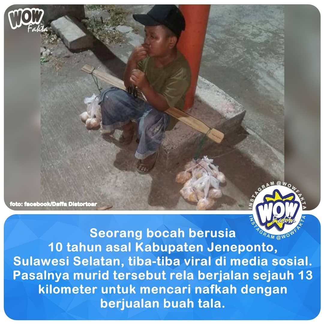 kontenwow's tweet photo. Seorang bocah berusia 10 tahun asal Kabupaten Jeneponto, Sulawesi Selatan, tiba-tiba viral di media sosial. Murid kelas V sekolah dasar (SD) ini harus berjalan sejauh 13 kilometer untuk mencari nafkah dengan berjualan buah tala...
.
.
https://t.co/IYAcwRDvNt
.
. https://t.co/x90g7Am6Ku