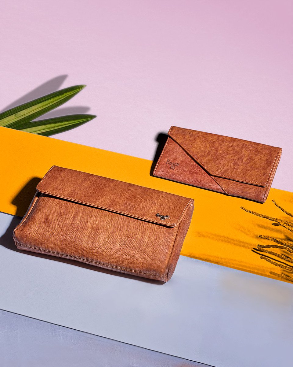 baggitworld's tweet photo. Go boho with the trendy, beaded wallet to match with your saree dress when heading for an outing with your girls. #fashiontrends #beadedwallets https://t.co/FIqaV9qoNn
