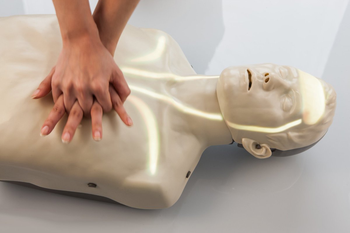 CornwallPhoenix's tweet photo. Would you know what to do in a medical emergency? Don't miss the opportunity to learn lifesaving skills on our #FirstAid courses running throughout October! For a full list of our courses visit https://t.co/MJNVJsRzXd #PassWithUs 🤕💊 https://t.co/xCUAjO6gVF