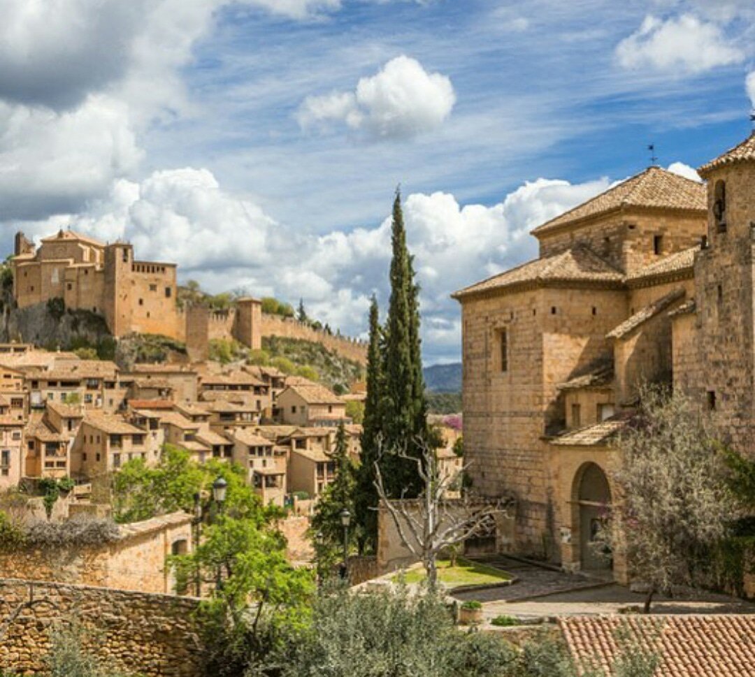 DisfrutaAragon_'s tweet photo. Alquézar 😍 #Huesca
Foto de @cntravelerspain https://t.co/a8ySjqmBUd