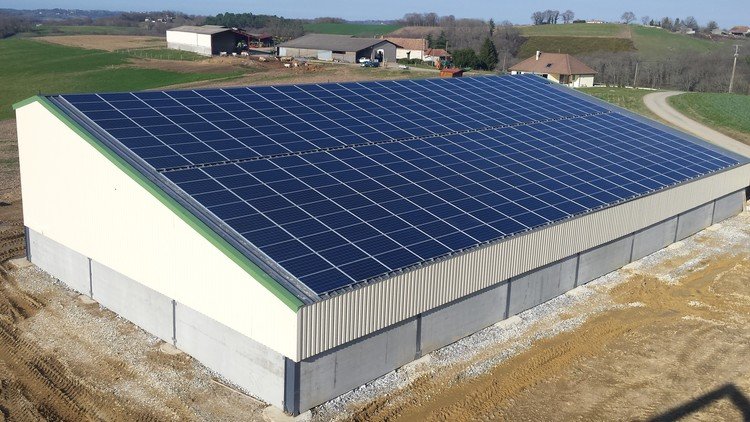 lendopolis's tweet photo. ● #ÉNERGIEVERTE ●
🌿Cap Sud collecte 1,36M€ pour développer et construire 4 centrales solaires sur des toitures de hangars agricoles.
►https://t.co/P6JkGqN7Zg
#ENR #financementparticipatif #crowdfunding https://t.co/vdMOoAMlG7