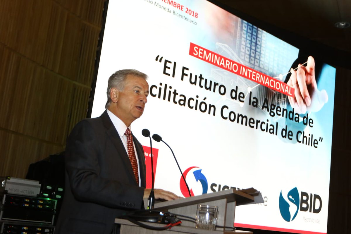 PortValparaiso's tweet photo. @Min_Hacienda @felipelarrain destaca como caso de éxito la integración de @SilogportPCS y @SicexChile en inauguración de seminario "Integración Inteligente: El Futuro de la Agenda de Facilitación Comercial de Chile”. https://t.co/CDs30a0OZy