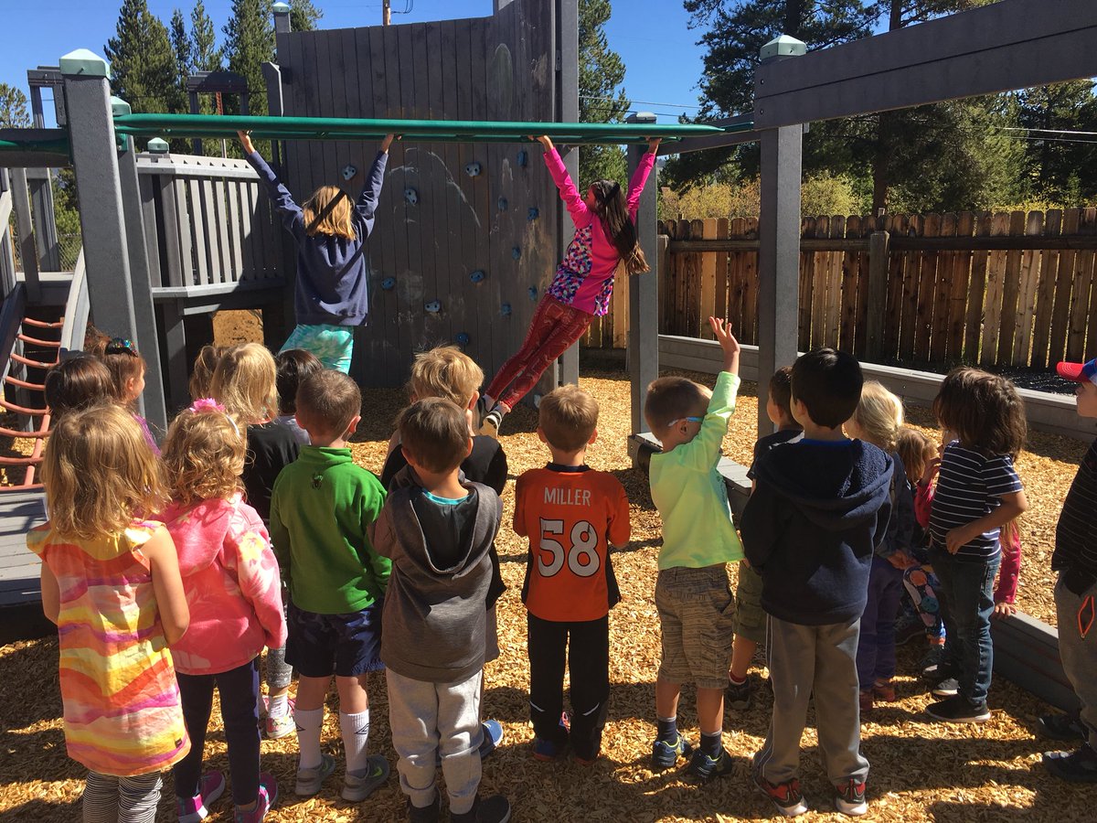 mrsdevlin9's tweet photo. Learning about playground safety from 5th grade. https://t.co/32ed6lmUZN