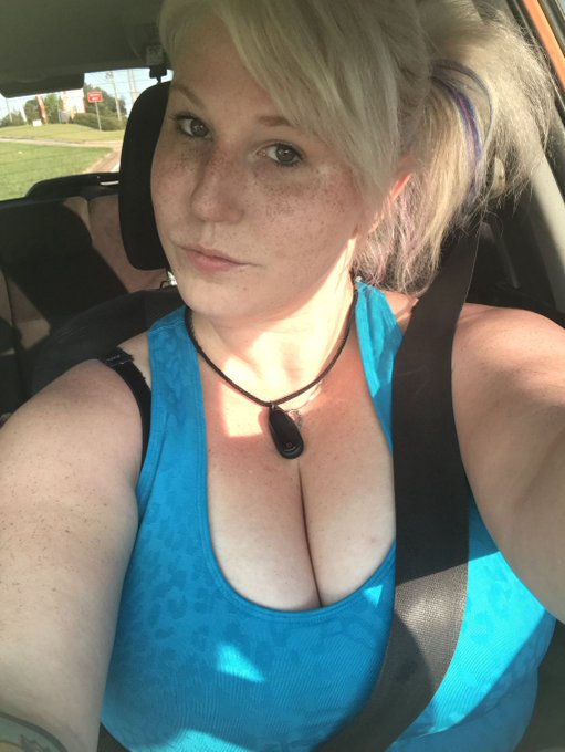 Watch Bunny's leaked NSFW photo on TwXstars