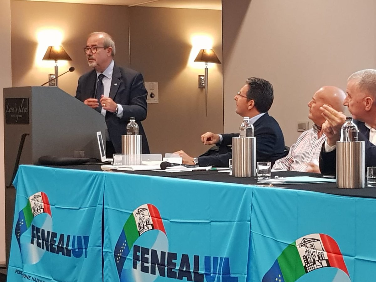 FENEALUIL_'s tweet photo. #Barbagallo @UILofficial conclude i lavori del Consiglio Nazionale #Feneal https://t.co/lweaJMxwrW