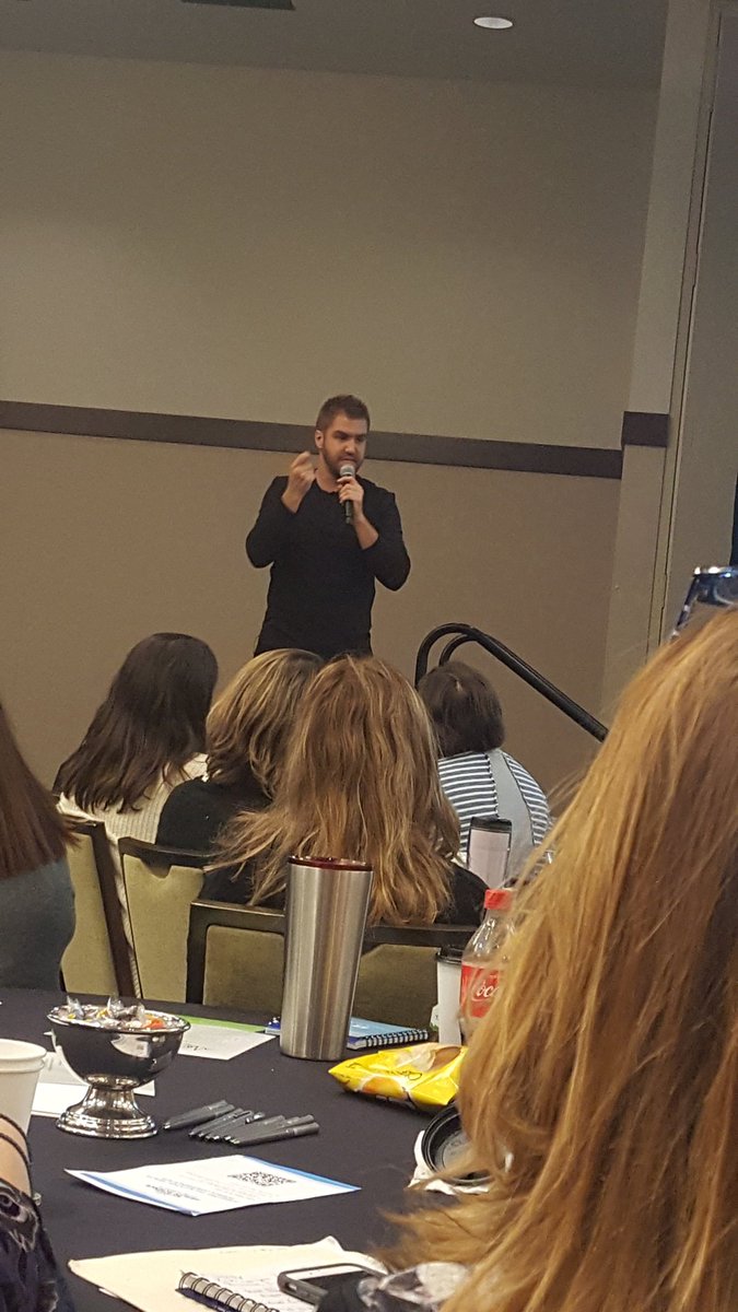 Hudson_MedLab's tweet photo. "When you put on your scrubs, you are not going to a job, you are going to a patient's world" what an awesome experience with @thebillcoon at #2018NHSC https://t.co/Myvsu0aWSe