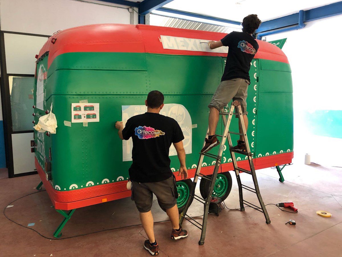 ArtecompOficial's tweet photo. "El coche más bello es el que todavía nos queda por hacer."
como dijo Enzo Ferrari
Mientras tanto en @ArtecompOficial los que producimos nos quedan pero que muy bien no creéis? 😝
#somossoluciones #artecomp #foodtruck #carwrapping #winilodecorte #empresaconcorazon https://t.co/ntkQTstSQi