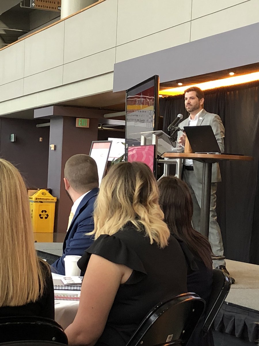#genKCRoundtable kicked off with @KCPT Drew. <a href="/npconnect/">Nonprofit Connect</a> proud.