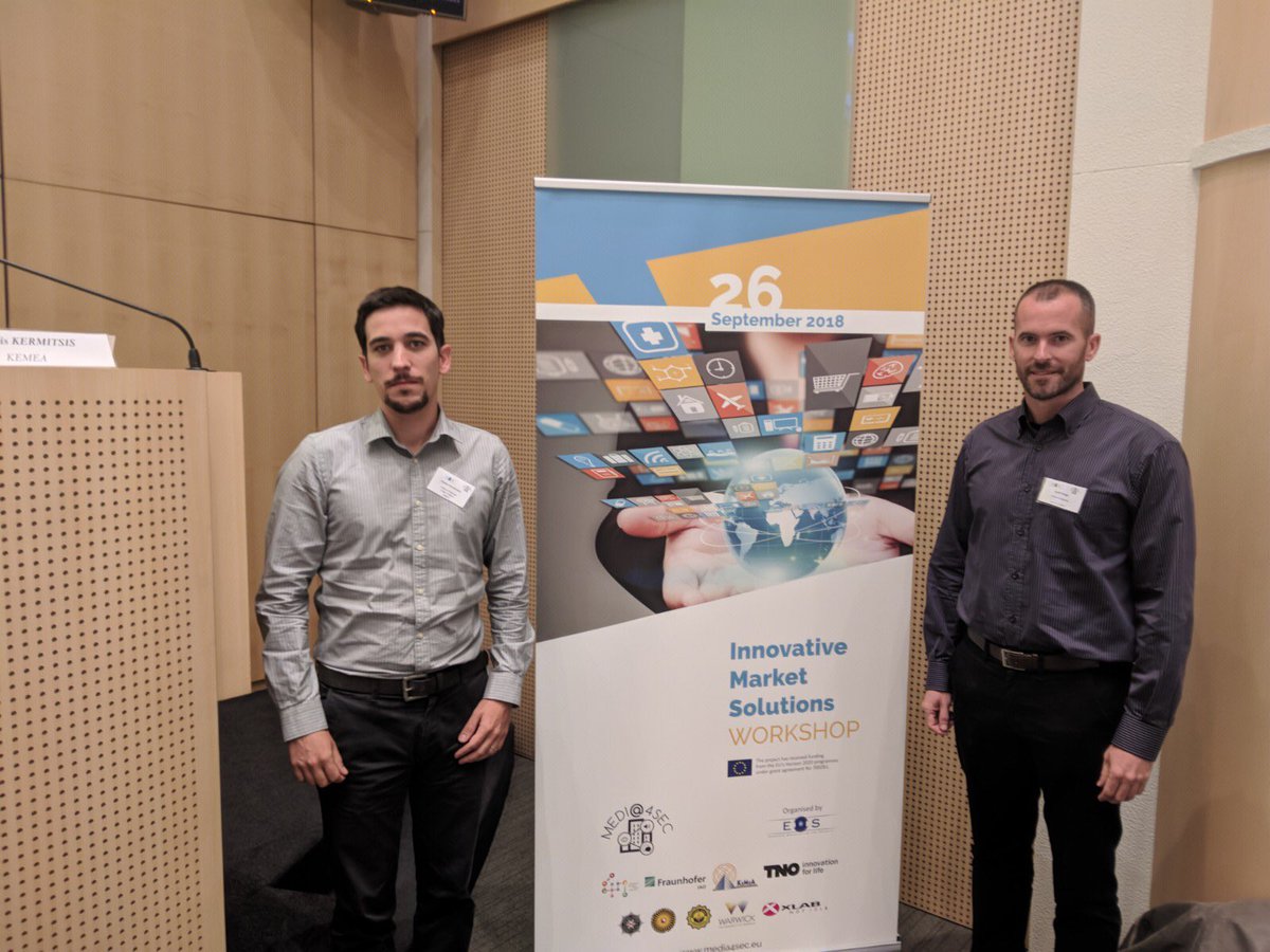 policialocalvlc's tweet image. Amb el projecte @MEDIA4SEC, presentem a Brussel.les noves solucions tecnològiques per gestionar els reptes i oportunitats que ens plantegen les xarxes socials.
#smssolutions