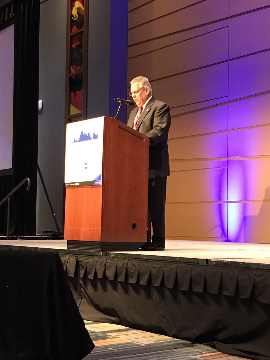 ErnieHuber's tweet photo. Barry Abramowitz from @LibertyBank_CT kicking off the SIM Central CT #SIMCONNECT event. https://t.co/e0V671446i