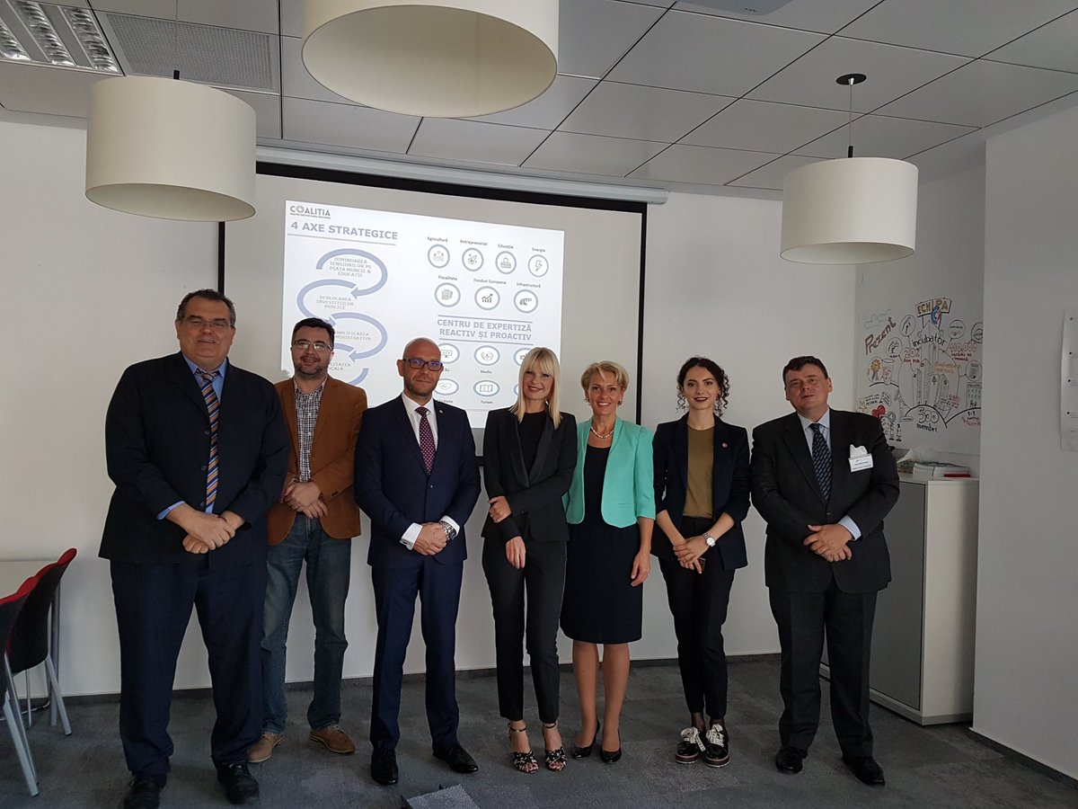 neilmcgregor3's tweet photo. Representing the @BRCC_UK_RO at yesterday's meeting of #CDR #CoalitiapentrudezvoltareaRomaniei. A very useful meeting, thank you to #CCIFR for hosting us! https://t.co/lto16eLOMV