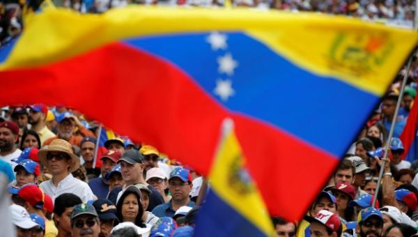 #26Sep Cancilleres de Argentina 🇦🇷, Chile 🇨🇱, Colombia 🇨🇴, Paraguay 🇵🇾 y Perú 🇵🇪 firmarán hoy una petición para que la Corte Penal Internacional inicie la investigación sobre #Venezuela, por crímenes de lesa humanidad. #UNGA
