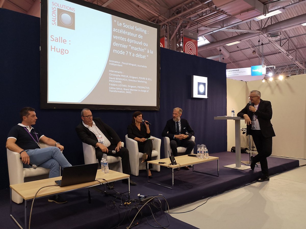 SageFrance's tweet photo. #Salonsolution2018 @SalonsSolution1
Dernière table ronde animée par @CelineBayle sur le #socialselling ! https://t.co/j5nK3tMQQN