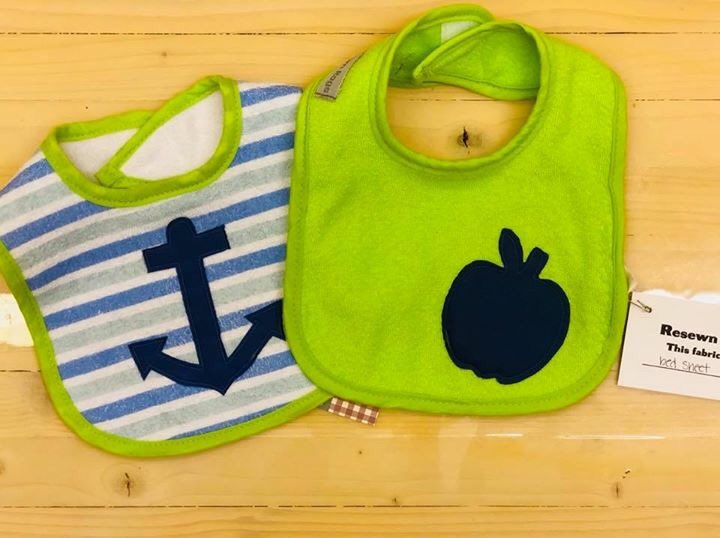 ArtisansOn's tweet photo. Resewn Rags brings old fabrics back to life with new things like onesies, bibs and burp cloths.  Each tag shares where the old fabric came from.  Super cute things and idea!!  #resewn #repurpose #onesies #bibs #burpcloths #shopwashmo #shop #shopsmall #staylocal https://t.co/xaHGQueEQs