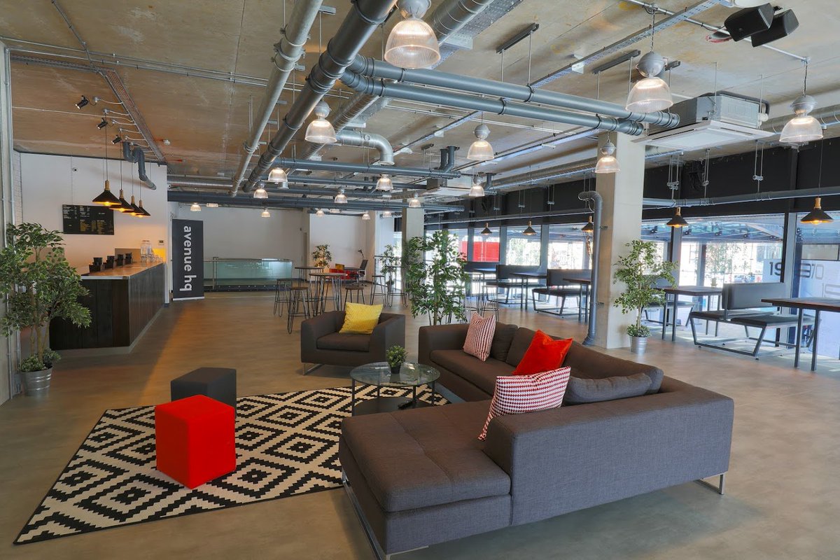 work_there's tweet photo. #Newspacealert high ceilings and the industrial style interior are standout features of this space! Situated on the stunning #Liverpool waterfront, with both private offices and co-working desks available https://t.co/6RI46rLeQE @avenuehq https://t.co/U8P2nU9XeB