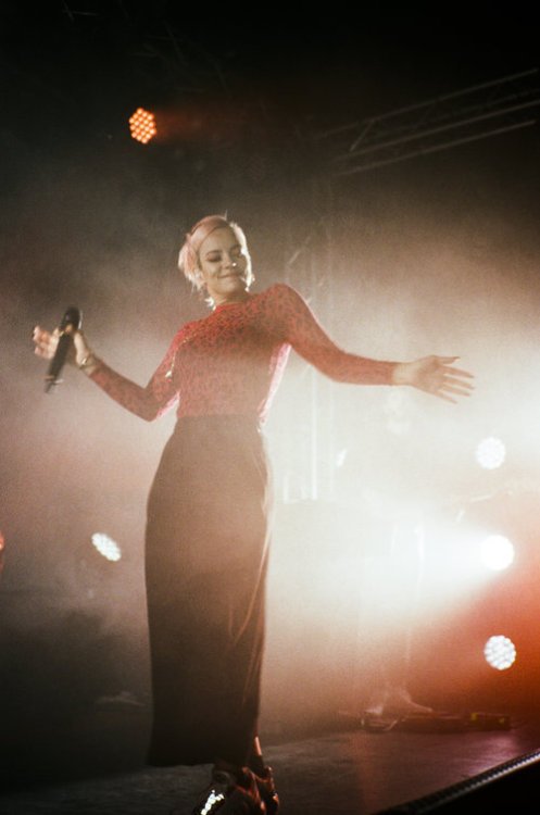 TheFourthhWall's tweet photo. NO SHAME TOUR >> https://t.co/3M7MG6bQdP  
New Album NO SHAME >> https://t.co/DippUpbLDW 🚫🙈  
#MyThoughtsExactly >> https://t.co/5FHCKAXrfn https://t.co/vnZvl739CJ