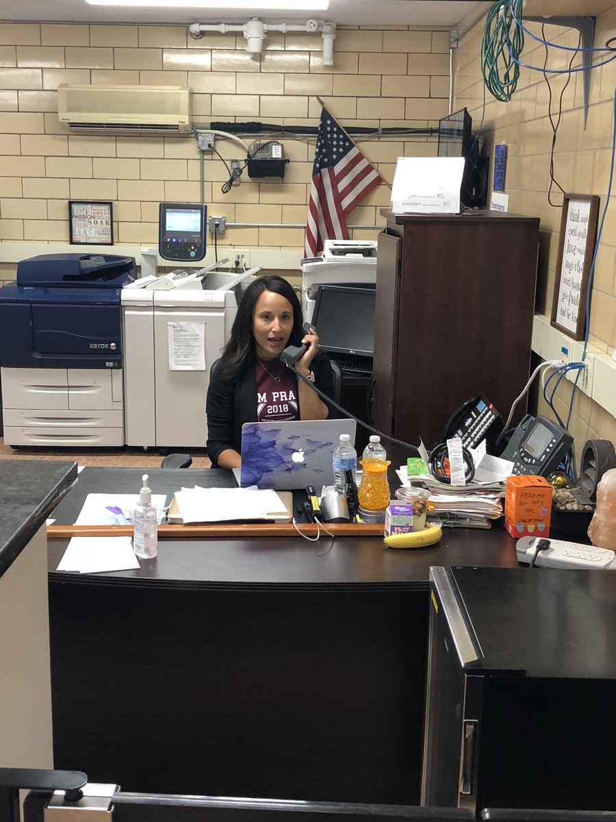 scott1639's tweet photo. Morning announcements every morning uniting our @CICSPrairie community with closing words from our amazing leader @JennHarth telling students “in case no one has told you yet today, I love you, I am proud of you and I know you will do your best today.” 🙌❤️ https://t.co/lMUKAkRFtU