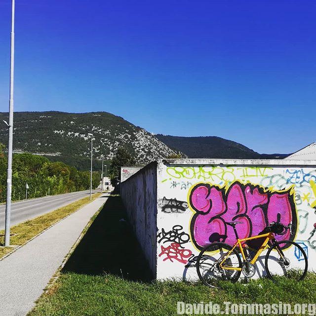davide_tommasin's tweet photo. Guardando il mare da lontano #fixedforum @fvglive @igerscycling #igersgo - from Instagram... https://t.co/zz6SCTUovd