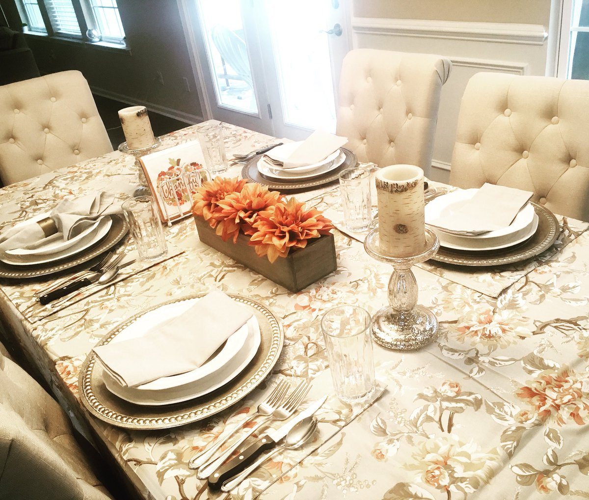 shopandhome's tweet photo. Fall in-love with fall tablescapes ❤️ #tabletop #fall #homedecor #addstyle #modern #rustic #charger #tablecloth #farmhouse #tablescape #mercuryglass #candles #blog #blogger 🍂 #fallyall #interiors #interiordesign #decorate #birch #thankful #decor #autumn #autumn🍁 https://t.co/rCXiTeHsGE