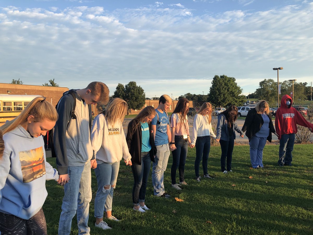 ReedsSpringFCA's tweet image. See You at the Pole this morning- What a blessing!
#HowGreatIsOurGod
@SOCentralMOFCA @ReedsSpringHS