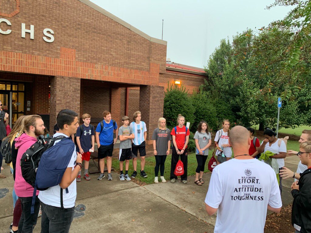 BenHildebrant's tweet photo. Powerful time at Jackson County High School this morning as students gathered to pray for their school, their peers, and their country. #syatp #strong https://t.co/k6CqDjBoVb