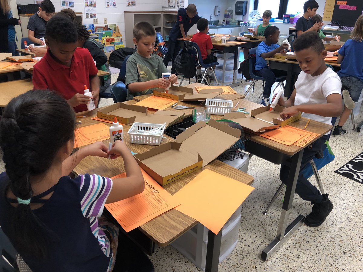 It’s Innovation Day @Thalia_Ele!! Big thanks to CPK for their generous donations of pizza boxes to help! #youngmindsatwork #thirdgrade