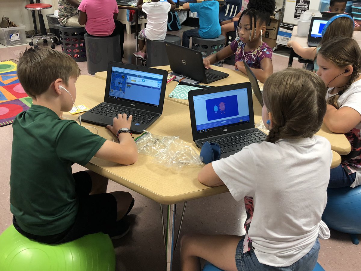 abmoore93's tweet photo. @MXRComets 2nd grade enrichment is learning to code! @codeorg #ALLmeansALLMCSS #MadCoTIMS https://t.co/ZOzbLMaprk