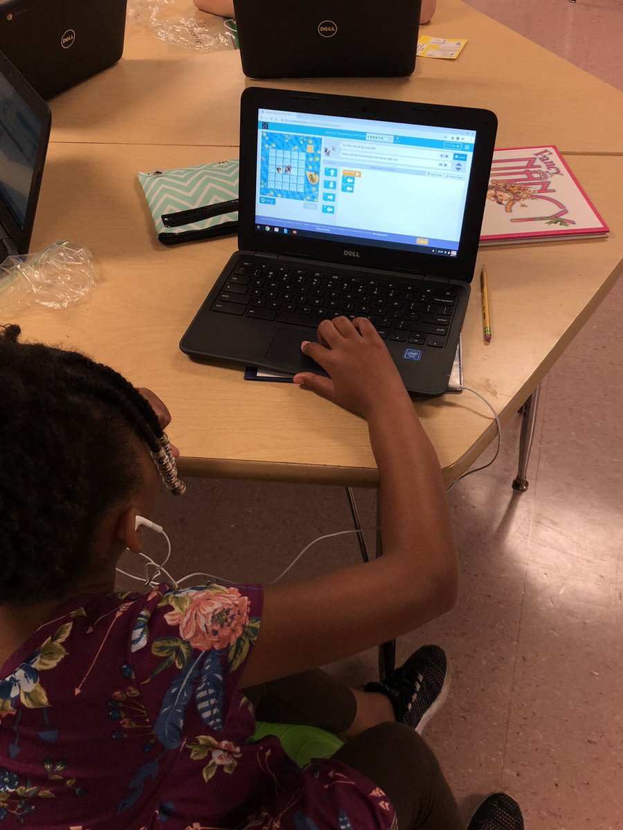 abmoore93's tweet photo. @MXRComets 2nd grade enrichment is learning to code! @codeorg #ALLmeansALLMCSS #MadCoTIMS https://t.co/ZOzbLMaprk