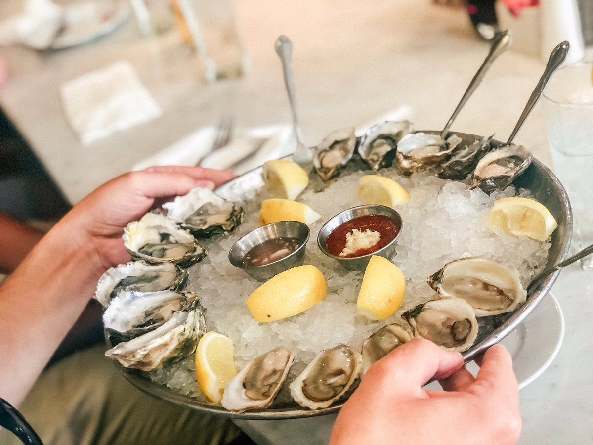 TheCapital_SA's tweet photo. The Capital On The Park has some exciting activities happening in the upcoming weeks. 🙌🏾 Guests can join in at the pool deck for decadent dining of Oysters and Bubbly! 🥂🤩 #toasttothegoodlife #oysters #Capitalonpark #Champagne #DoingThingsdifferently https://t.co/gTujtHohDR