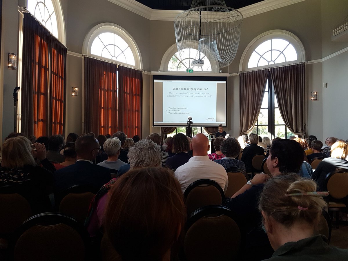 Estervanbeek's tweet photo. Symposium ter ere van de boekpresentatie 'mijn levensverhaal' #jannybeernink en haar afscheid van #ggnet #vggnet Wat een mooie betogen over de #dekrachtvanlevensverhalen Janny bedankt! https://t.co/V4jzQF29jp